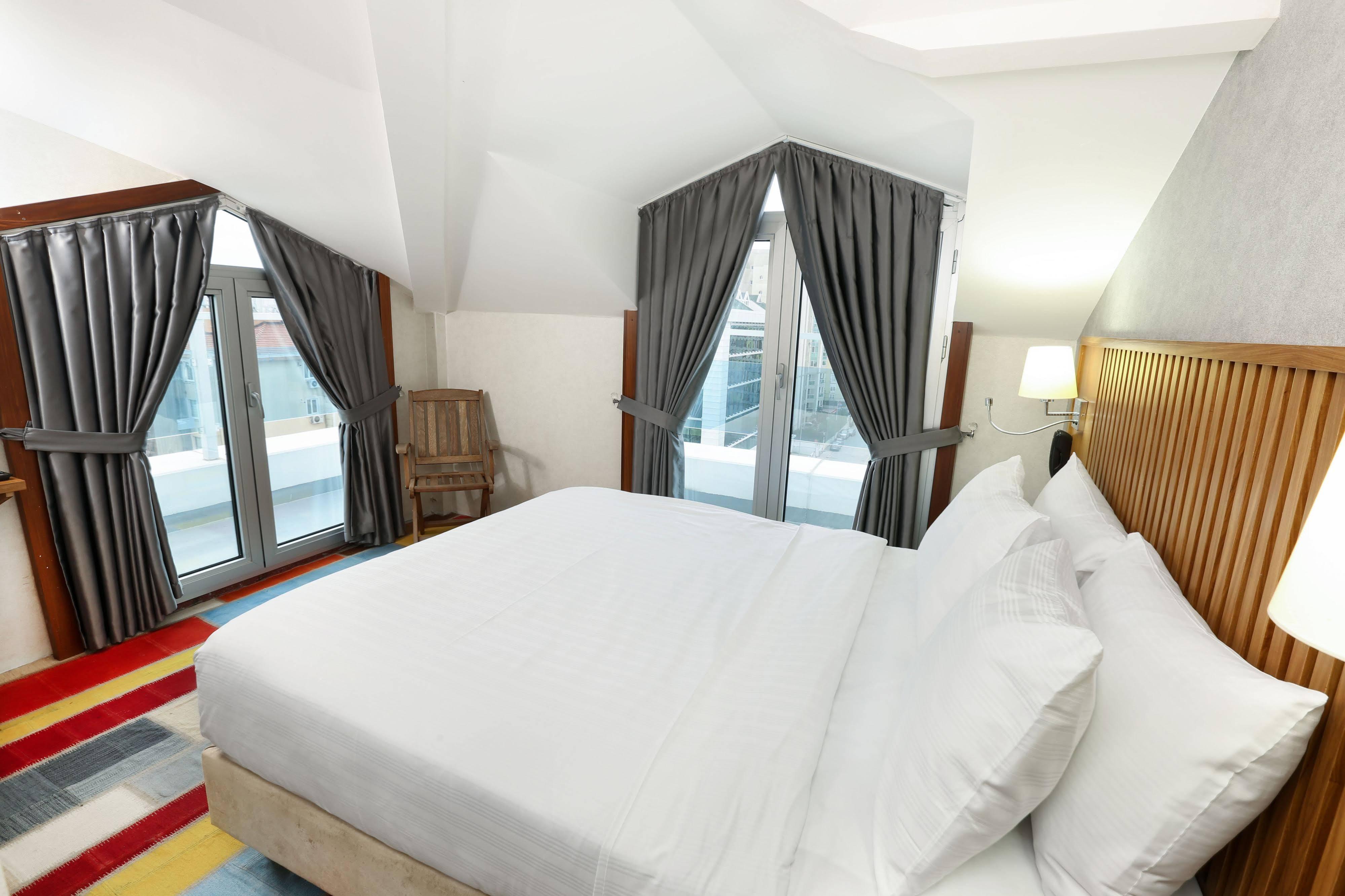 ดิสคัฟเวอรี โฮเทล Hotel อิสตันบูล ภายนอก รูปภาพ